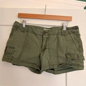 Old Navy Women's Olive Cargo Shorts